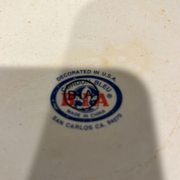 Vintage Cordon Bleu Chilli Peppers 1 qt. Casserole dish Stoneware White & Red - Picture 4 of 4